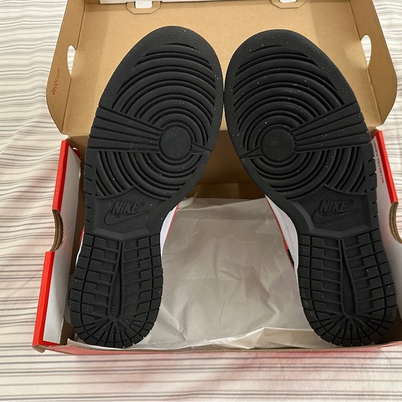 Nike Dunk Low Retro - Picture 4 of 5